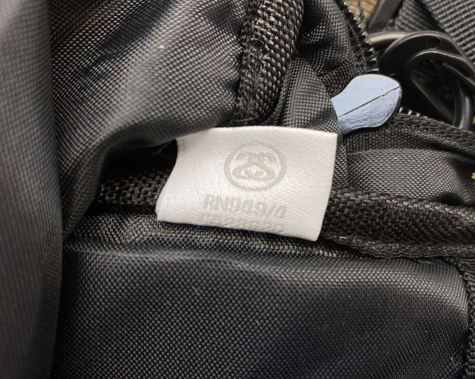 Bandolera Stussy Streetwear - Imagen 4