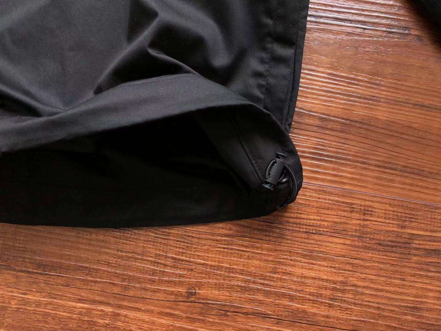 Z1386 Chaqueta Balenciaga Black Edition – BB23 - Imagen 5