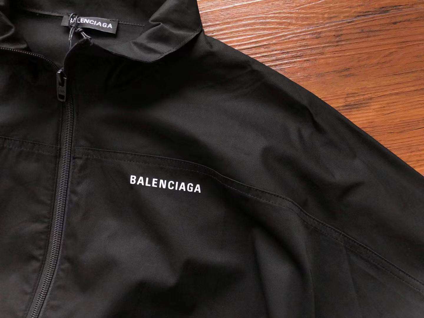 Z1386 Chaqueta Balenciaga Black Edition – BB23 - Imagen 2