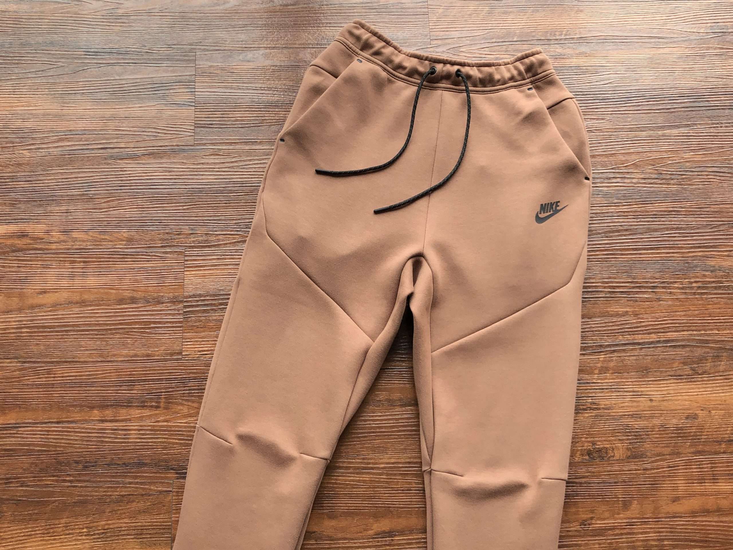 Z1562 Chándal Nike Tech Fleece Beige - Imagen 6