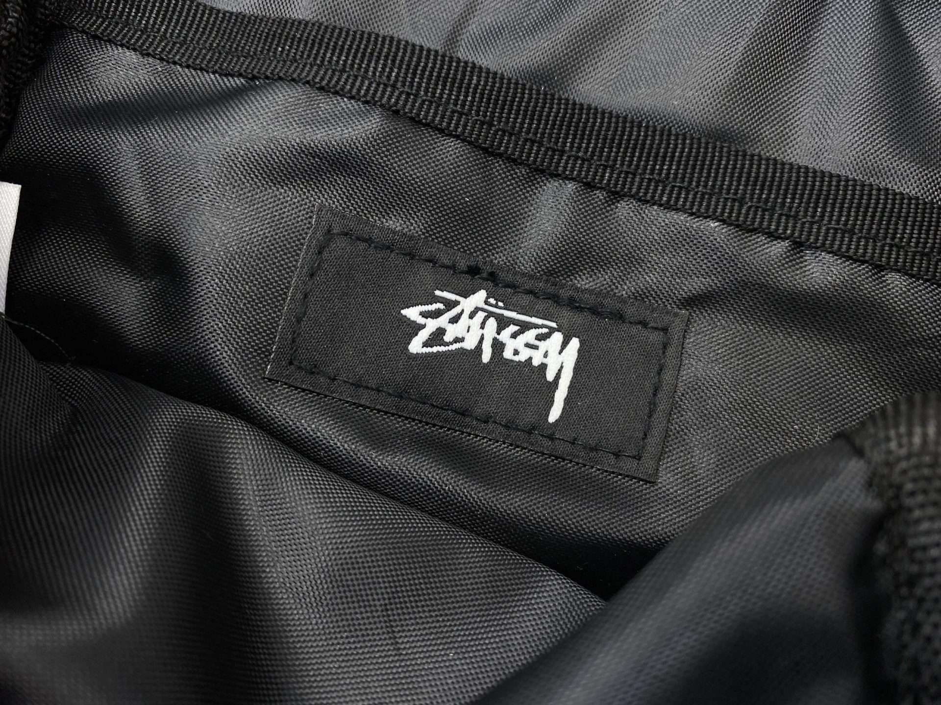 Bandolera Stussy Streetwear - Imagen 2