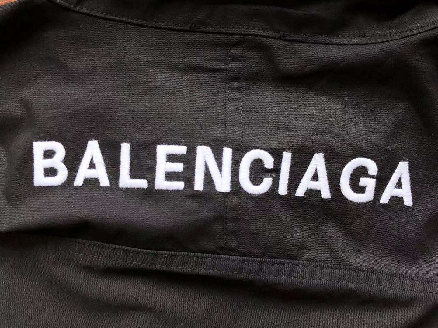 Z1386 Chaqueta Balenciaga Black Edition – BB23 - Imagen 7